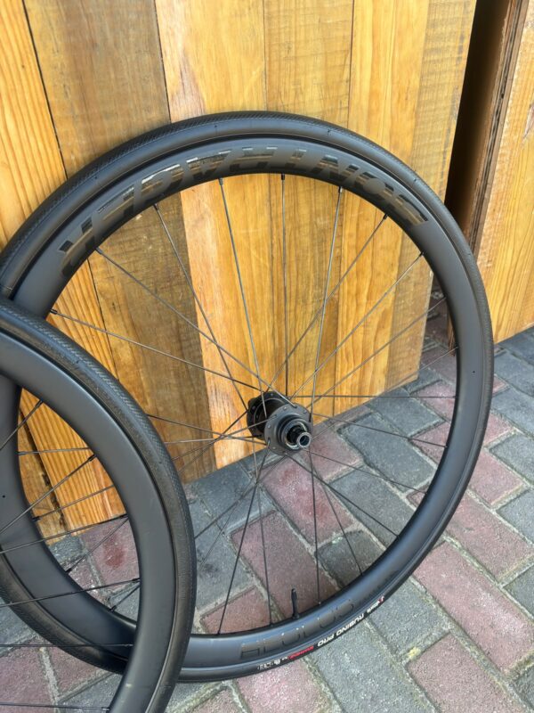Pre-owned Bontrager Aeolus Elite 35 TLR Disc wheelset with Vittoria Rubino Pro tyres