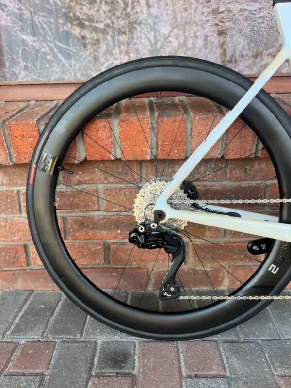 Pre-owned Giant Propel Advanced 1 Medium – SLR 2 rear wheel and 105 Di2 derailleur