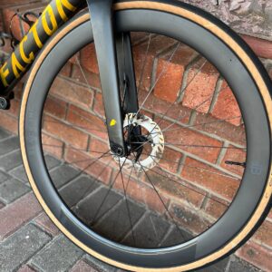 Pre-owned Factor Ostro VAM Gold Medal Ultegra Di2 – front wheel and fork