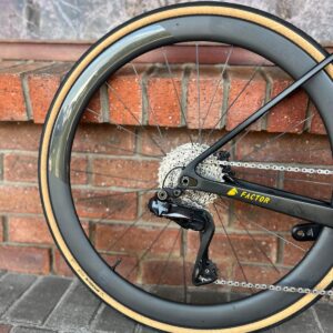 Pre-owned Factor Ostro VAM Gold Medal Ultegra Di2 – rear wheel and Ultegra Di2 derailleur