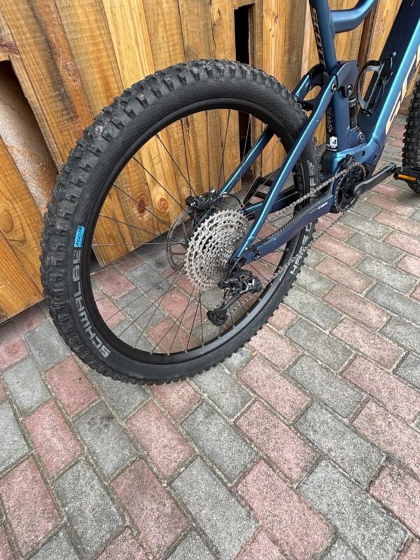 Scott Genius eRIDE 920 rear wheel and Shimano 12-speed cassette