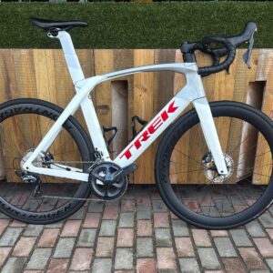 Pre-owned Trek Madone SL 7 58cm in white with red Trek logo, side view