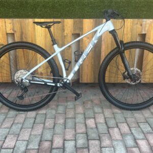 Pre-owned Trek Procaliber 8 2025 Plasma Grey Pearl Medium demo bike โ side view